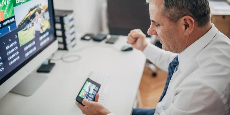 Kèo 3/4 là gì? Cách chơi hiệu quả và mẹo bắt kèo tại UW88 Hiểu rủi ro kèo ba phần tư và cách chơi không lỗ vốn